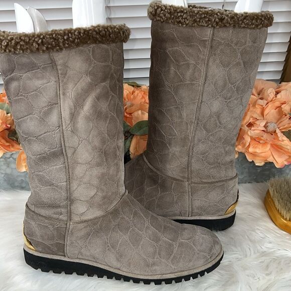 Stuart Weitzman Gray Embossed Shearling Boots Size 9.5 - Picture 11 of 11